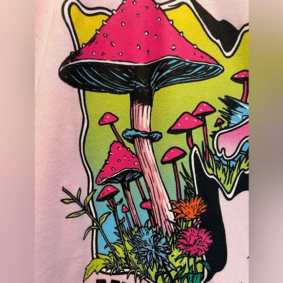 Viacom MTV Mushroom Short Sleeve Graphic Pink T-Shirt Large - Picture 3 of 9